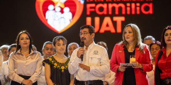 Celebra Familia UAT festival navideño en el Campus Victoria