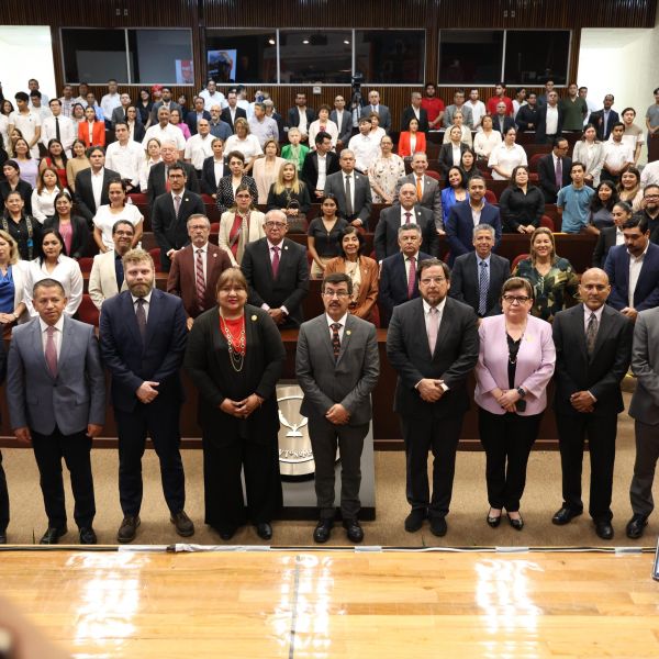 Rector de la UAT formaliza alianzas para impulsar certificaciones internacionales