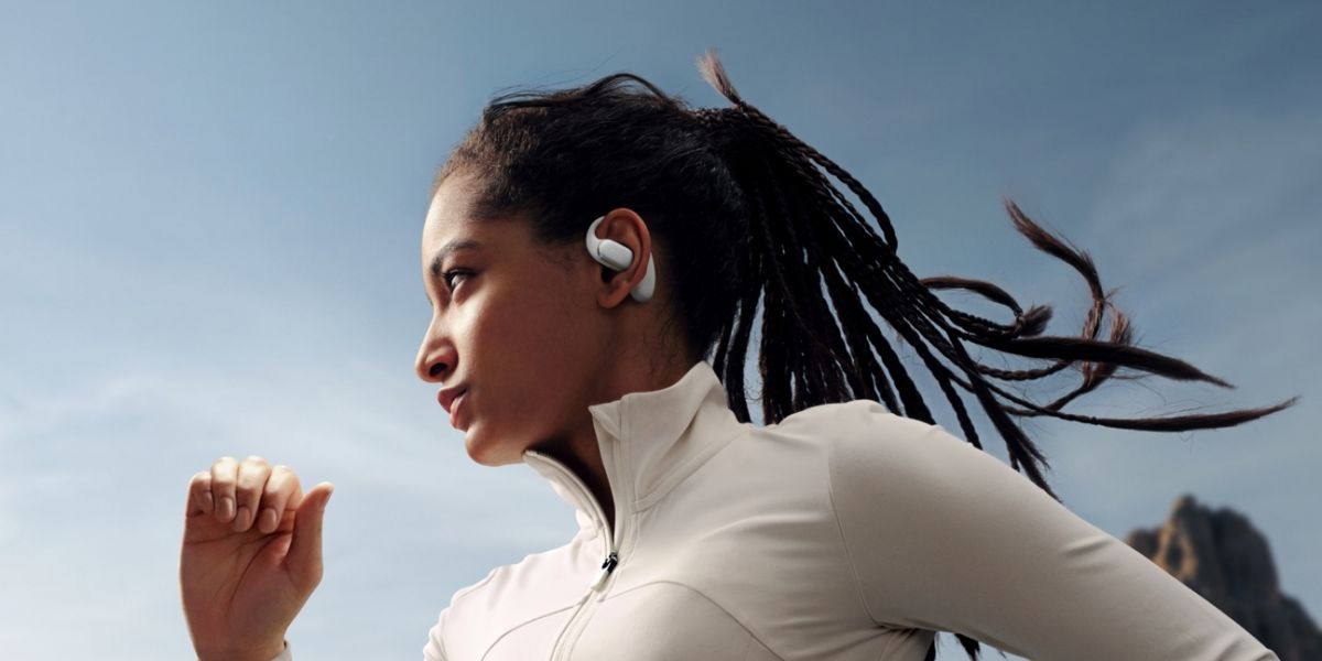 Huawei presenta FreeArc, audífonos que permiten oír música sin aislarse