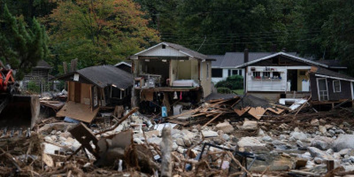 Huracán ‘Helene’ ya deja más de 200 muertos y millones en daños en EU