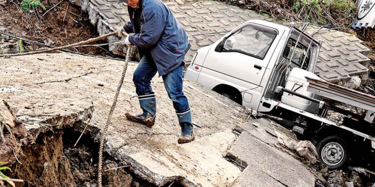 Suman 126 muertos por terremoto en Japón; se registran 211 desaparecidos