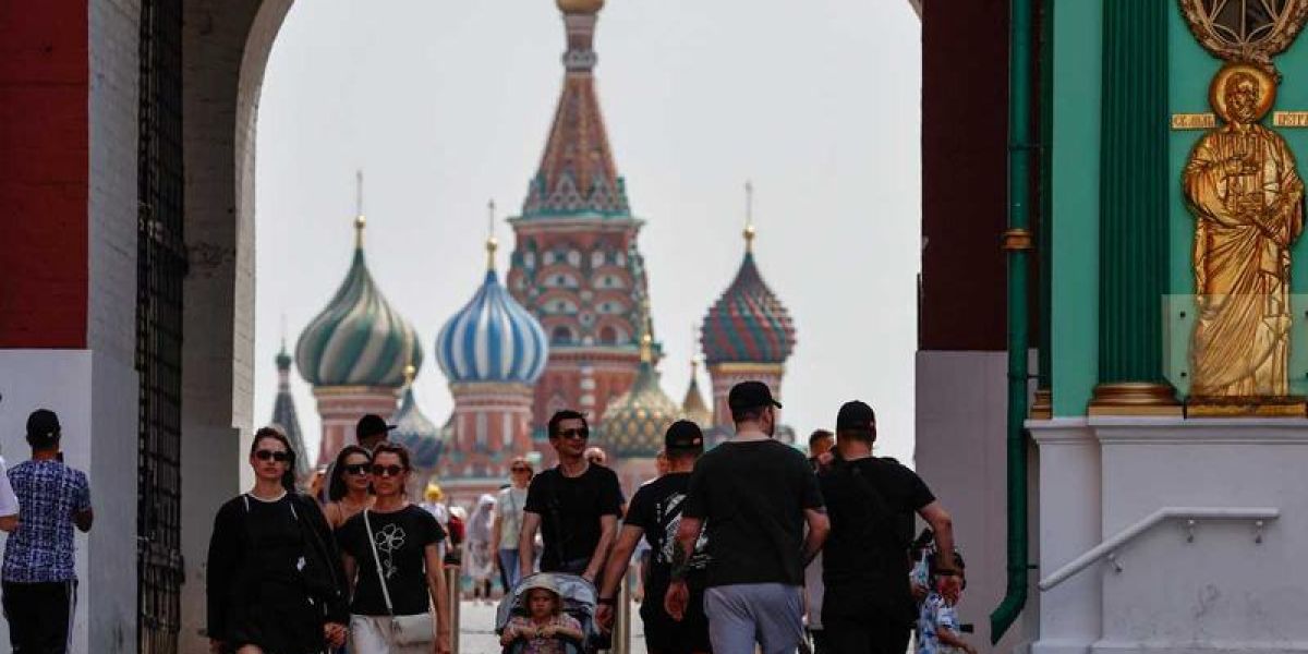 Rusia sufre una ola de calor no vista en un siglo; Moscú roza los 33°C