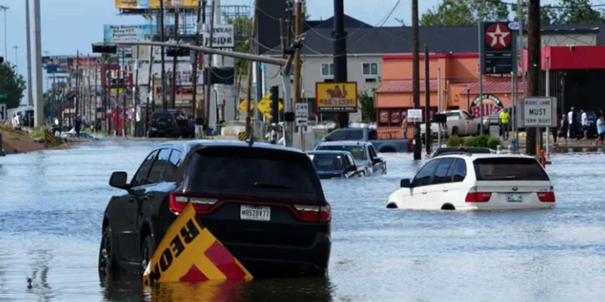 Aumenta a 8 cifra de muertos por ‘Beryl’ en EU; reportan inundaciones y daños