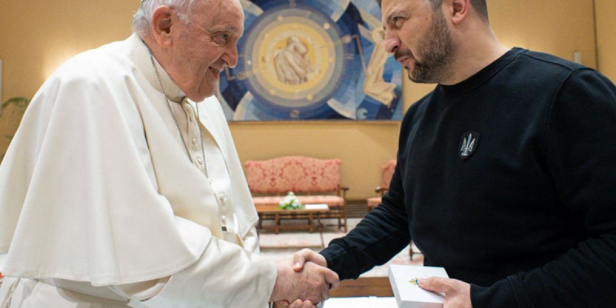 Zelenski se reúne con el Papa Francisco; pide respaldar plan de paz de Ucrania