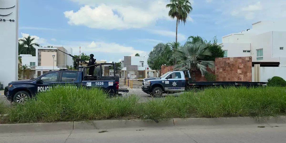 Despliegan operativo junto a casa de gobernador Rocha Moya