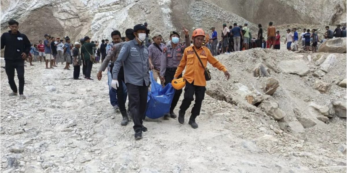 Derrumbe en cantera de Java, Indonesia, deja al menos 10 fallecidos