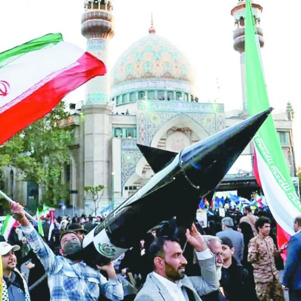 Irán reta a potencias mundiales
