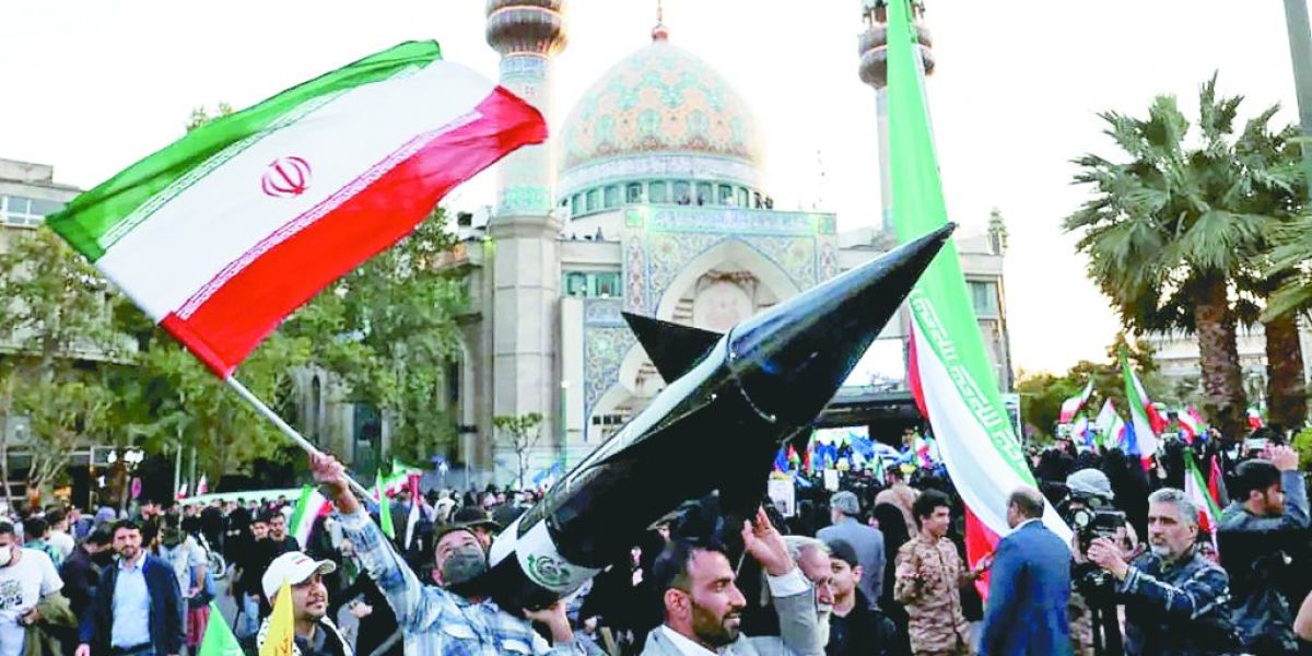 Irán reta a potencias mundiales