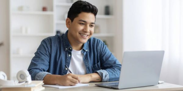 4 mitos sobre estudiar una licenciatura en línea que ya no son verdad