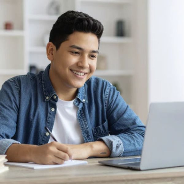 4 mitos sobre estudiar una licenciatura en línea que ya no son verdad
