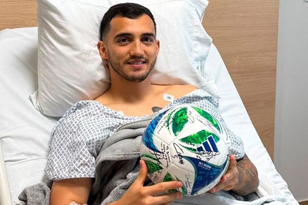 Luis Chávez es operado con éxito tras lesión en la Copa Oro