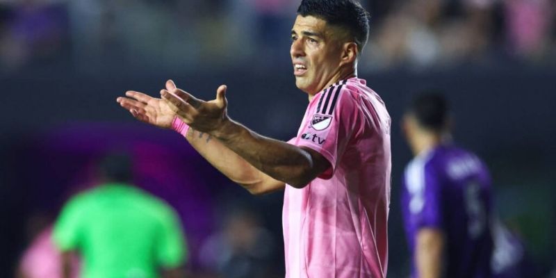 Luis Suárez sancionado por MLS tras escupir a miembro de Seattle Sounder
