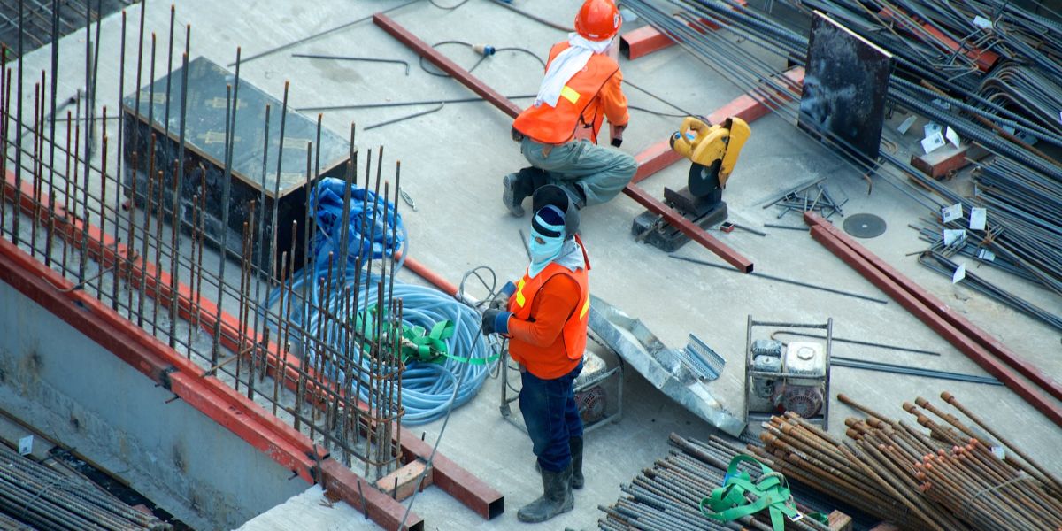 Renta de maquinaria ligera: clave para el ahorro en la industria de la construcción