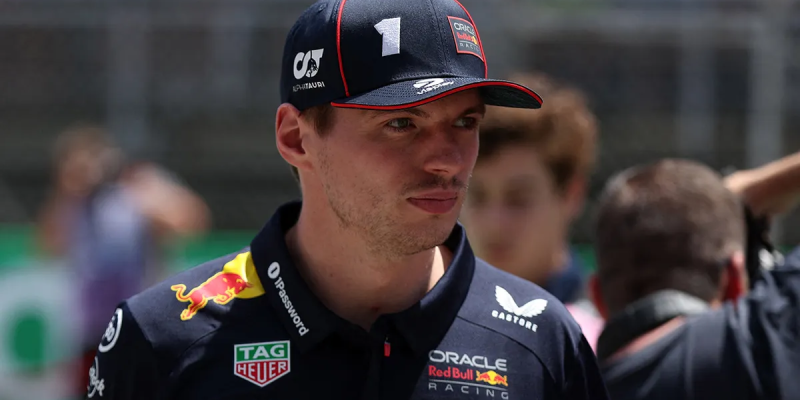 Max Verstappen penalizado en el dramático Gran Premio de España 2025 mientras los McLaren dominan