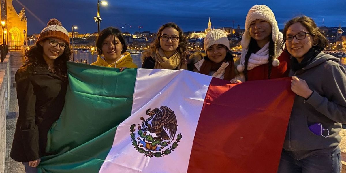 Mexicanas obtienen plata y bronce en olimpiada matemática europea celebrada en Hungría