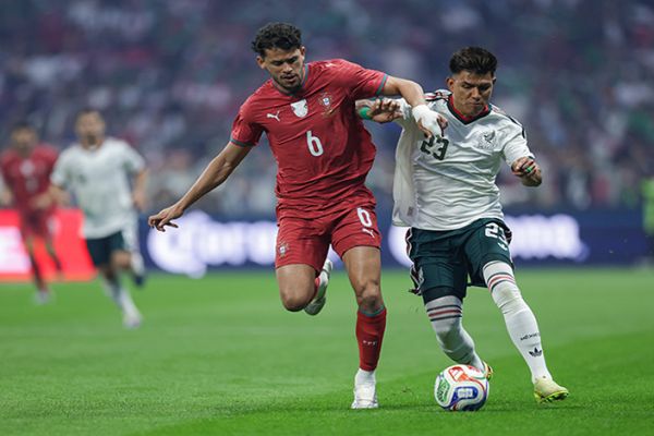 Abuchean a selección Mexicana tras empatar sin goles  con Portugal 