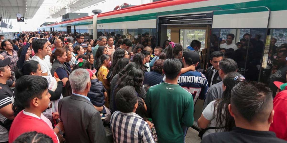 Tren México-Toluca tuvo afluencia de 115 mil pasajeros en primer fin de semana tras inauguración