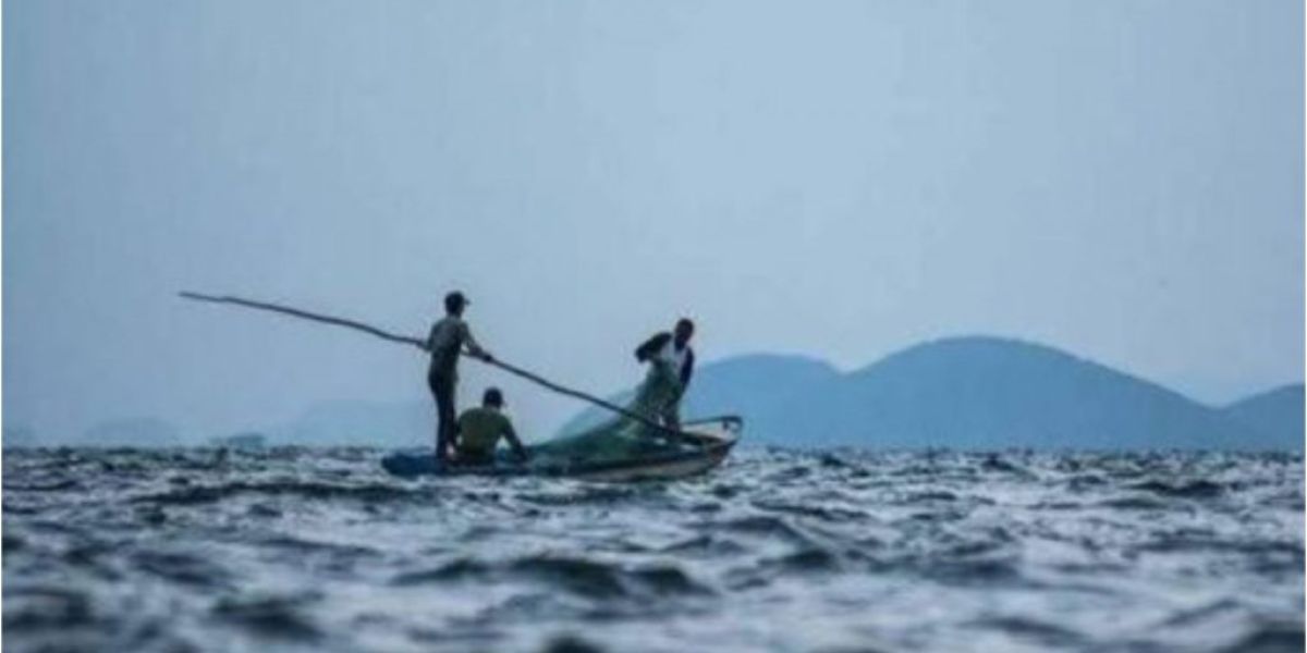 Con vida fueron encontrados tres pescadores en Oaxaca tras el paso de “Erick”