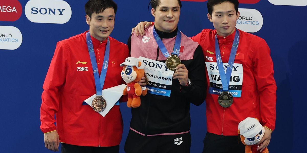 Osmar Olvera arrebata el ORO a los clavadistas chinos en Singapur