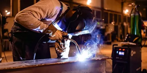 Altos precios de materiales golpean a herreros de Ciudad Victoria