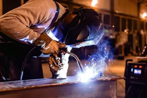 Altos precios de materiales golpean a herreros de Ciudad Victoria