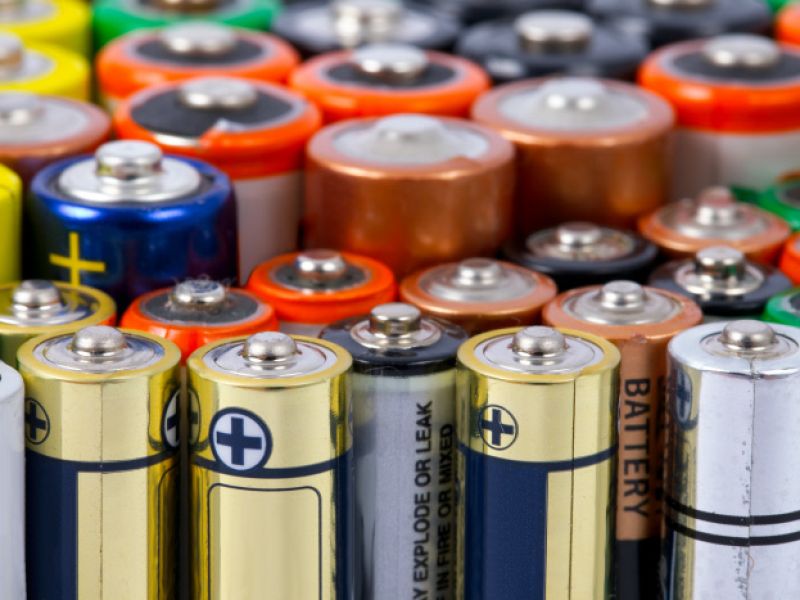 Profeco revela cuáles pilas alcalinas y recargables son las más duraderas