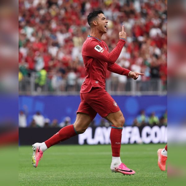 Con doblete de Cristiano, Portugal golea a Uzbekistán