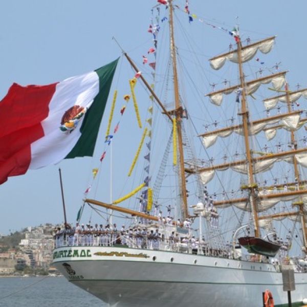 El buque escuela Cuauhtémoc de la Armada de México llega a Nueva York