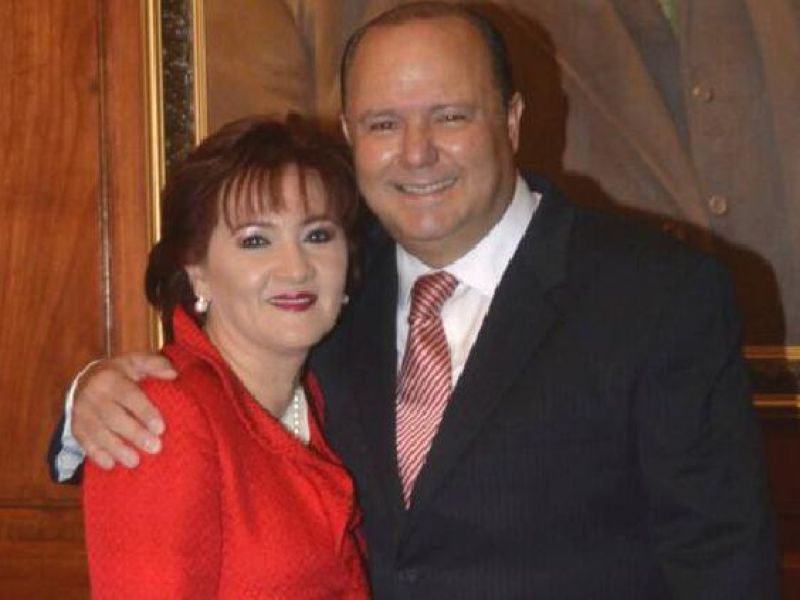 Detienen en Texas a Bertha Olga Gómez Fong, esposa de César Duarte