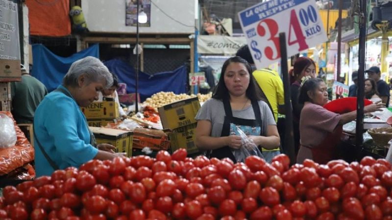 Economía de México cae un 0.3% interanual en febrero, hila dos meses a la baja