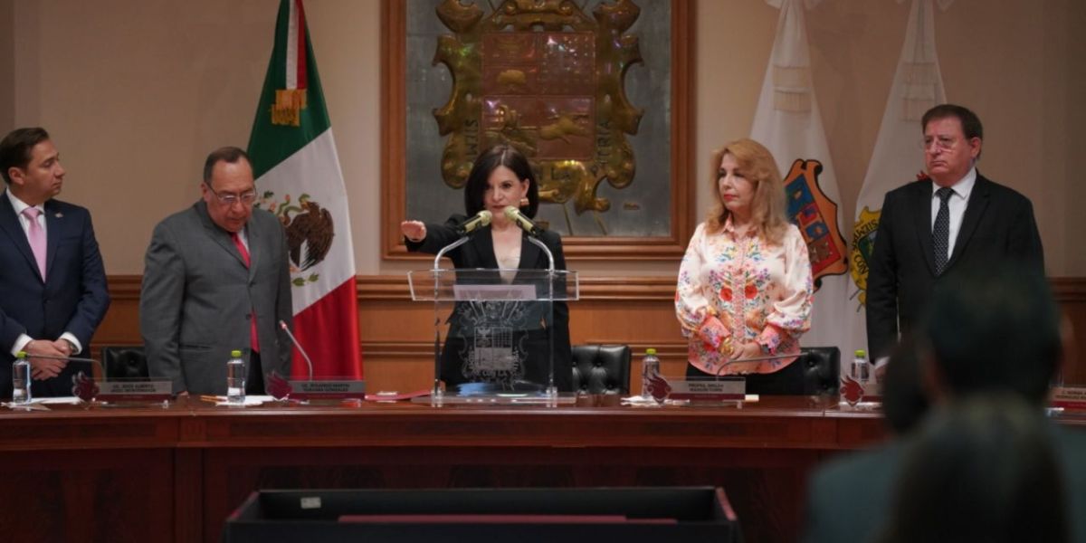 Toma protesta Liliana Arjona Barocio como presidenta municipal de Nuevo Laredo