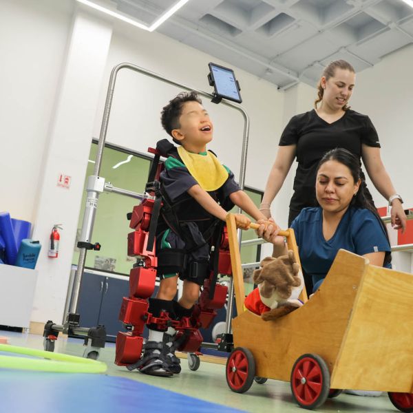 Transforma robot terapia infantil 