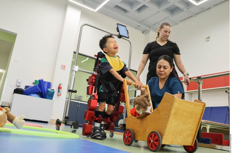 Transforma robot terapia infantil 