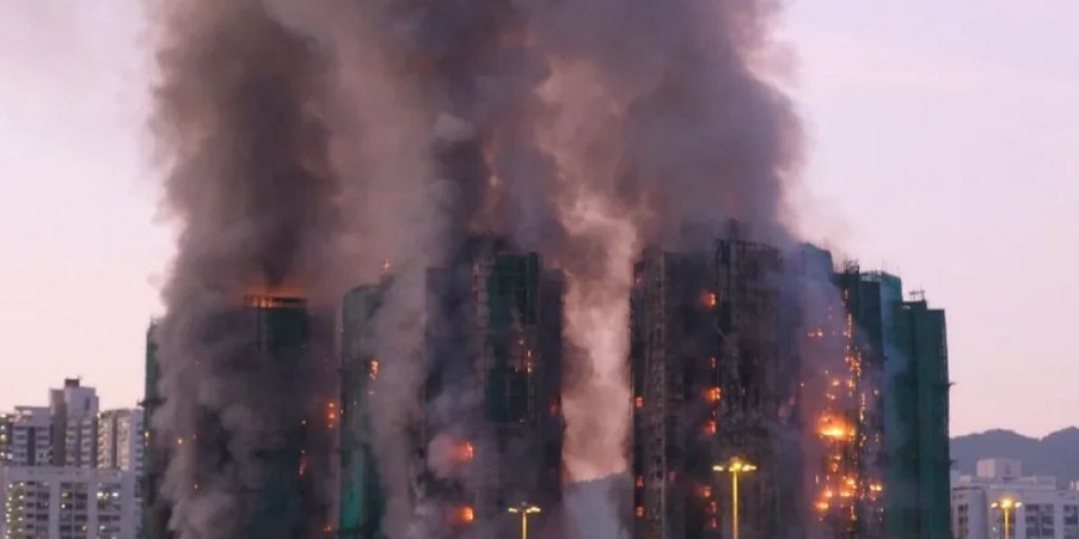 Aumentan víctimas tras incendio en Hong Kong; 36 fallecidos y 279 desaparecidos