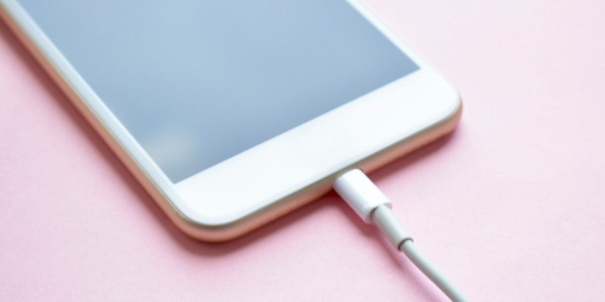 UE aprueba cargador universal USB-C para 2024; Apple deberá eliminar el Lightning