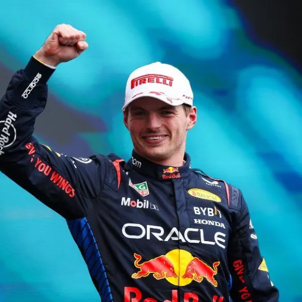 Súper Max correrá para Mercedes en 2026