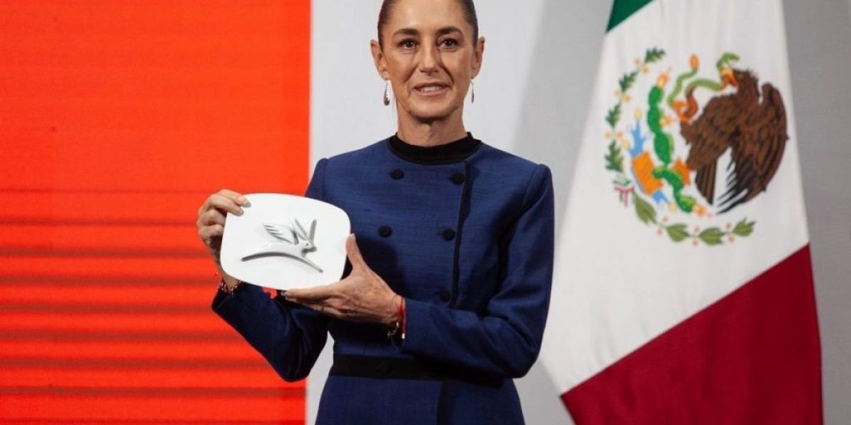 Logo y símbolo de auto eléctrico Olinia inspirado en alebrijes