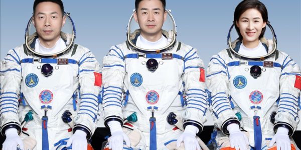 Astronautas chinos regresan a la Tierra tras pasar 210 días en órbita