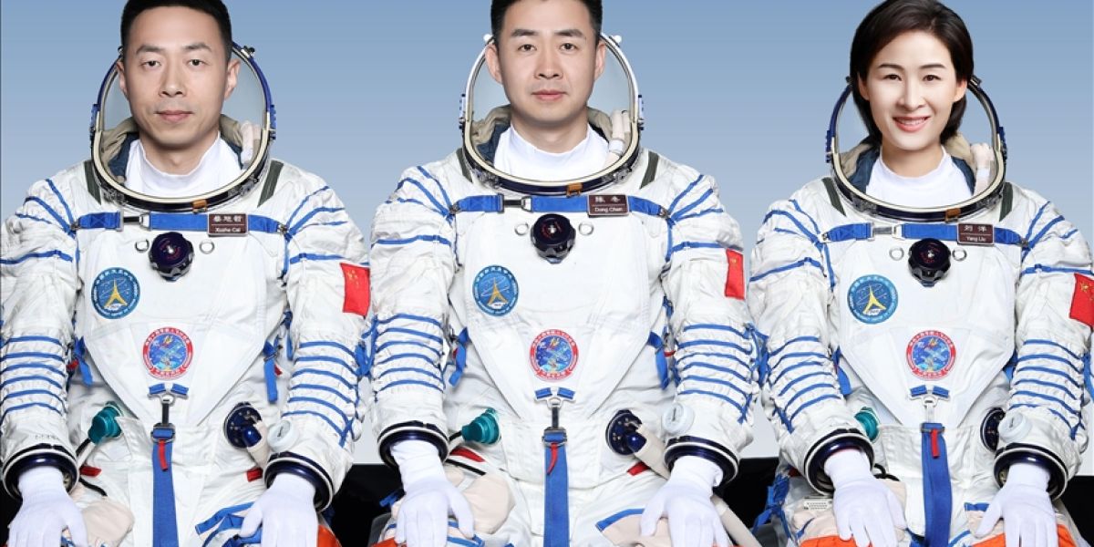 Astronautas chinos regresan a la Tierra tras pasar 210 días en órbita