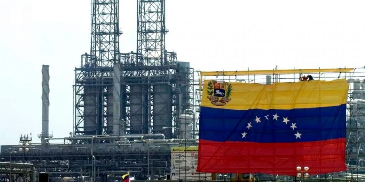 Estados Unidos autoriza licencia para reactivar el sector petrolero de Venezuela