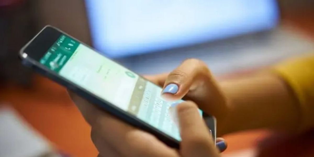Ya es posible programar mensajes en WhatsApp usando apps y extensiones confiables